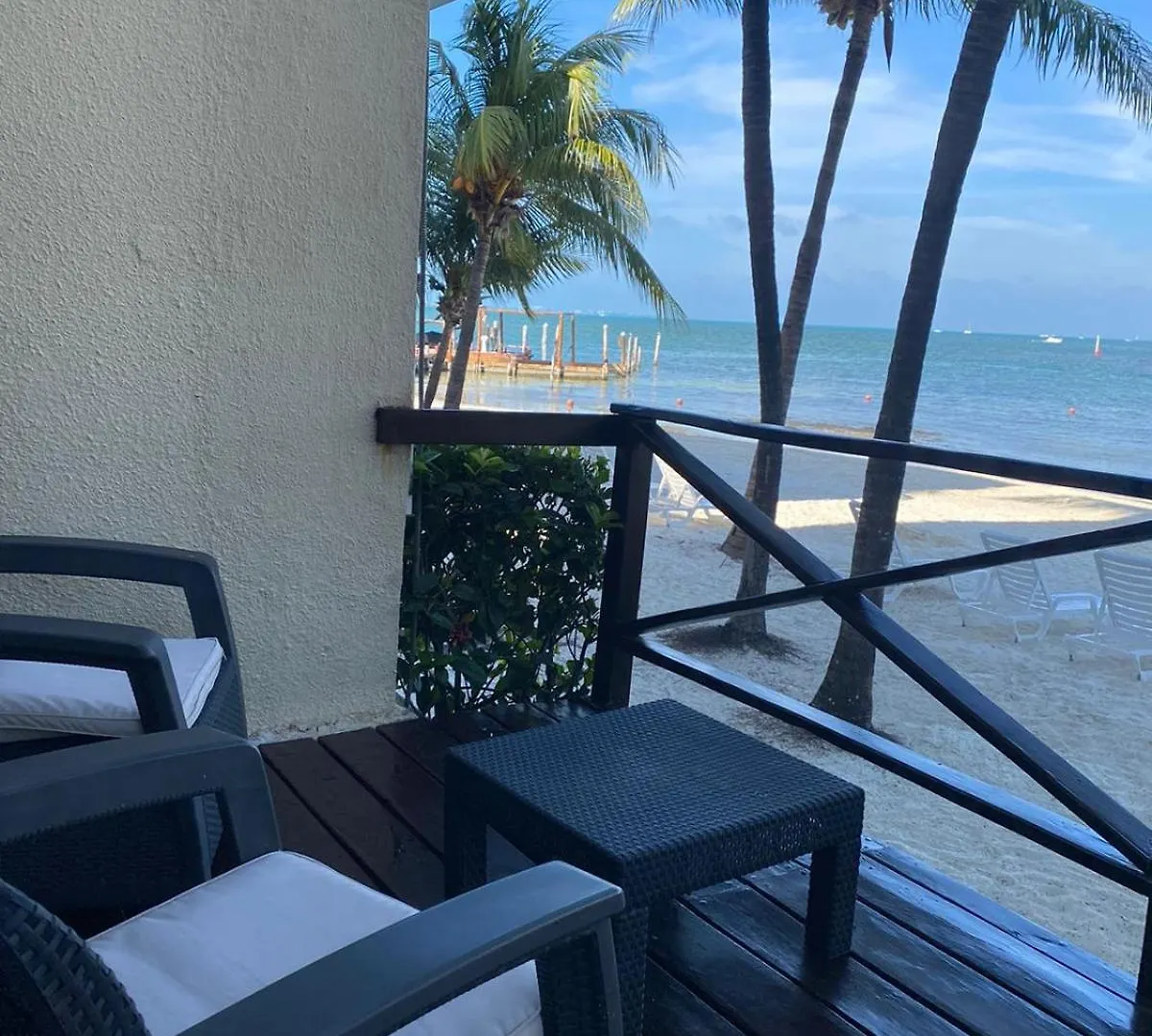 Ocean Front - Ground Floor Condo Канкун Мексика